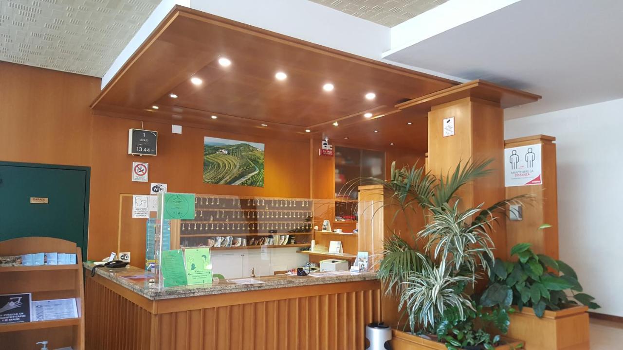 Hotel Cristallo Ούντινε Εξωτερικό φωτογραφία
