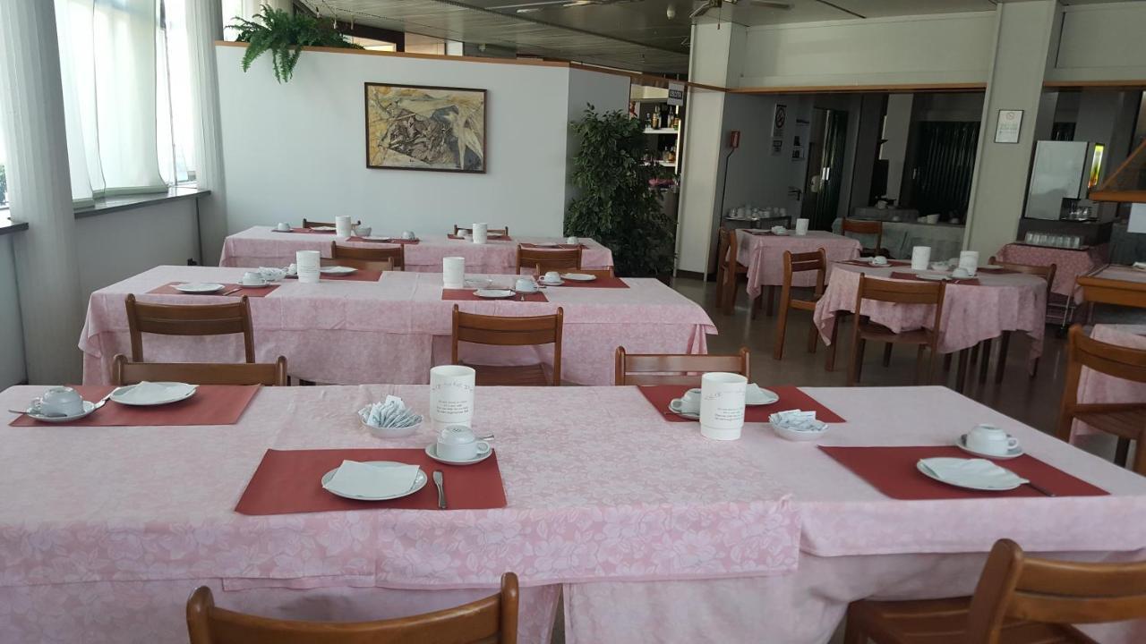 Hotel Cristallo Ούντινε Εξωτερικό φωτογραφία