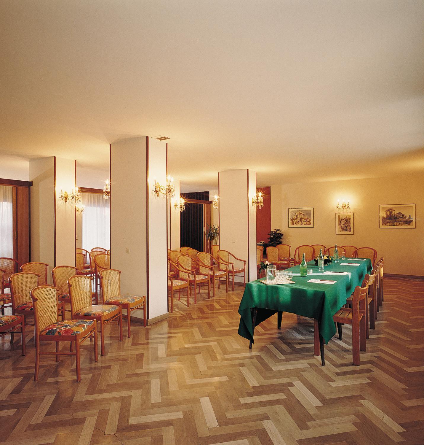 Hotel Cristallo Ούντινε Εξωτερικό φωτογραφία