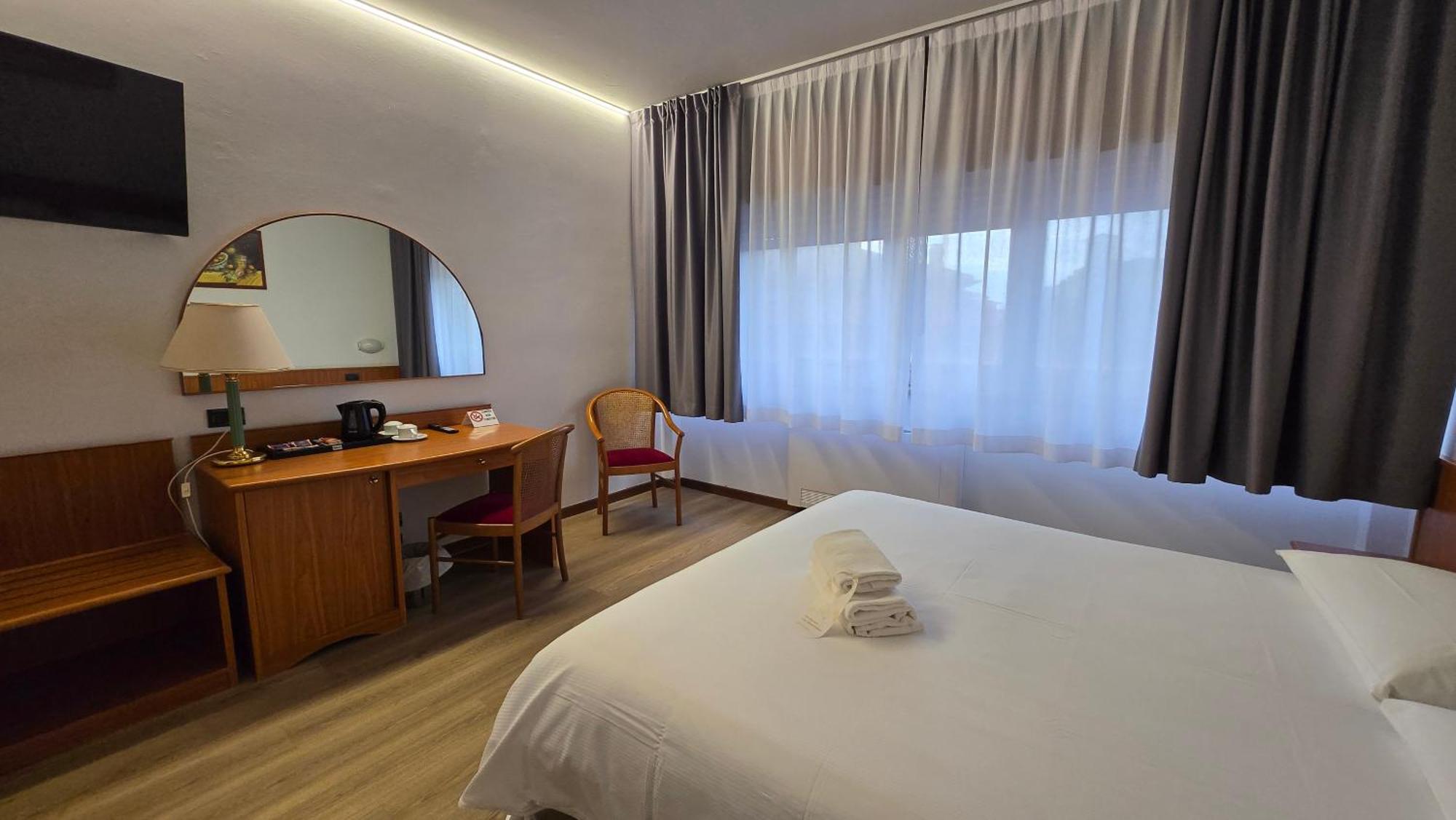 Hotel Cristallo Ούντινε Εξωτερικό φωτογραφία