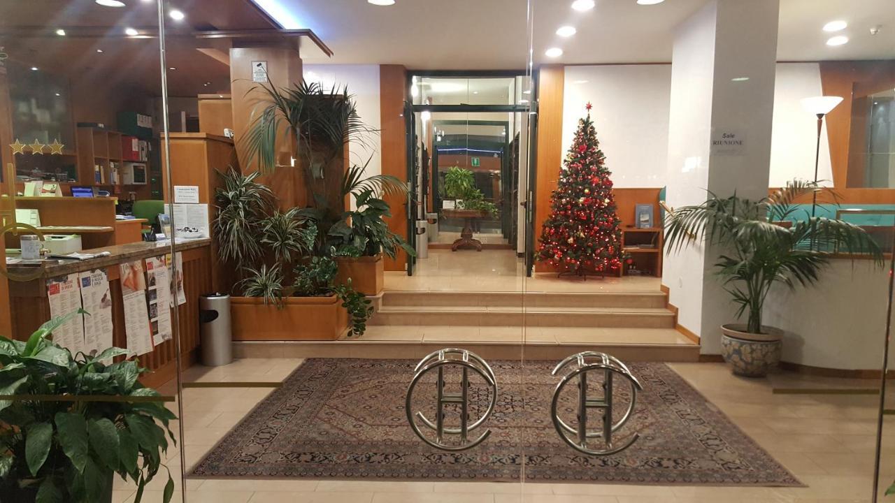 Hotel Cristallo Ούντινε Εξωτερικό φωτογραφία